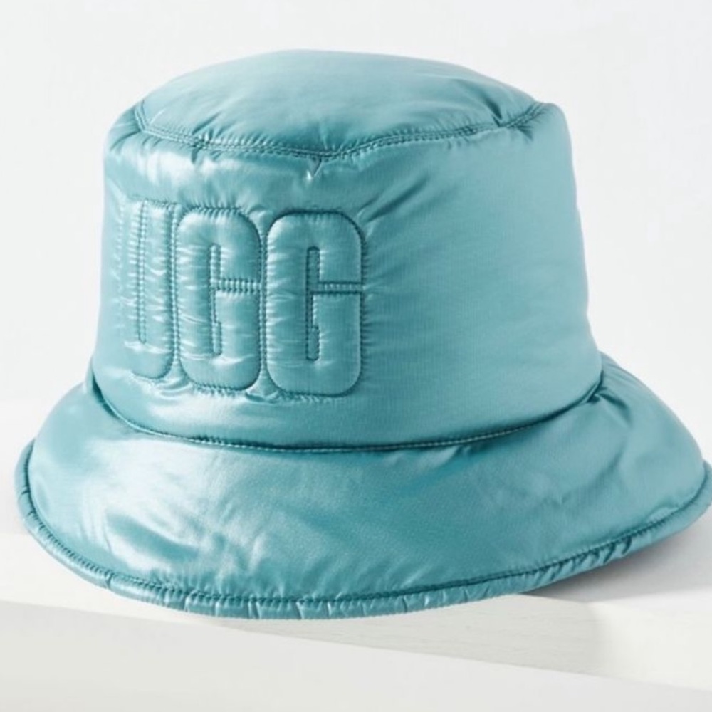 NWT UGG Water Resistant Bucket Lg / XL Blue Cotton-Lined Quilted Logo Hat